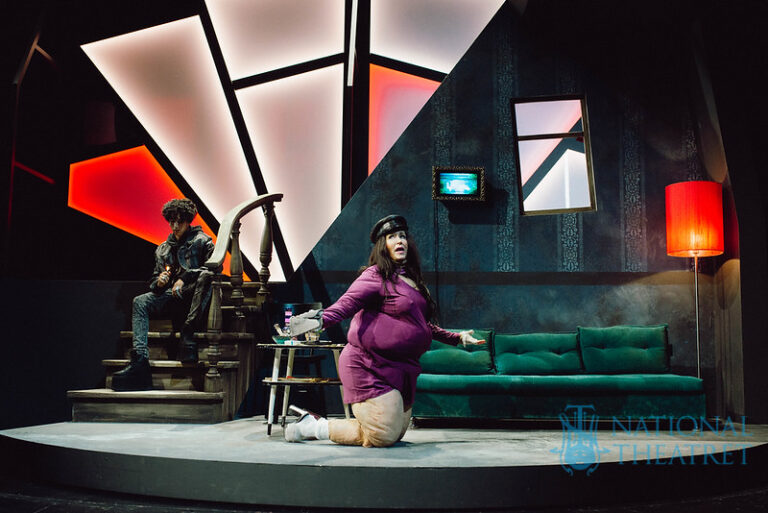 „Jeppe på Berget“ for Nationaltheatret in Oslo
Stage Design: Katrin Bommel
Scenic Painting, Acryl on Cotton Nettle, 2022