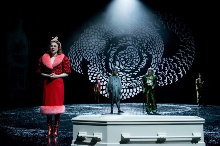 „En Julefortelling“ (Christmas Carol) for Nationaltheatret in Oslo
Stage Design: Nora Johanne Doksrød
Scenic Painting, Acryl on Cotton Nettle, 2023