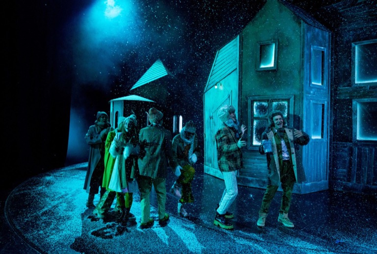 „En Julefortelling“ (Christmas Carol) for Nationaltheatret in Oslo
Stage Design: Katja Ebbel
Scenic Painting, 2023 
Photo: Erika Hebbert